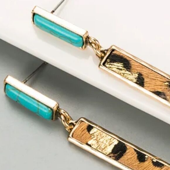 New TURQUOISE & LEOPARD bar dangle earrings with gold accents - Picture 5 of 9